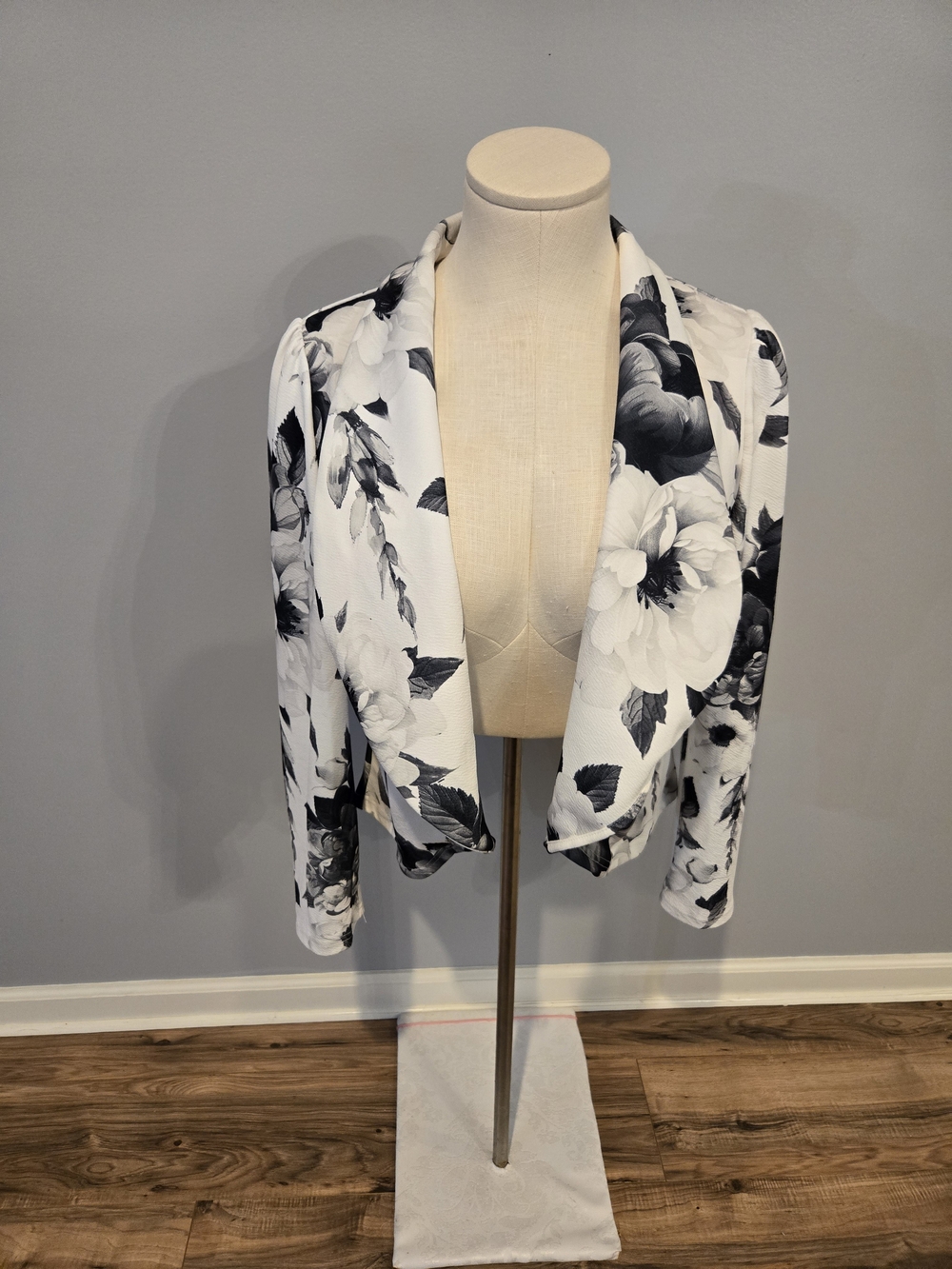 White and Black Floral Drape Blazer